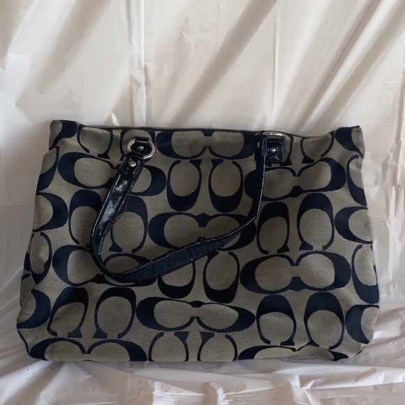 Women’s authentic coach purse - Picture 2 of 2